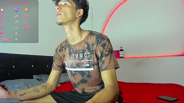 kaiborman00 online show from April 2, 3:02 am