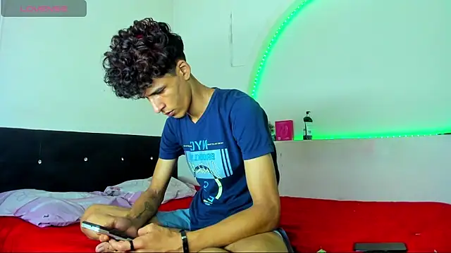 kaiborman00 online show from March 6, 3:12 am