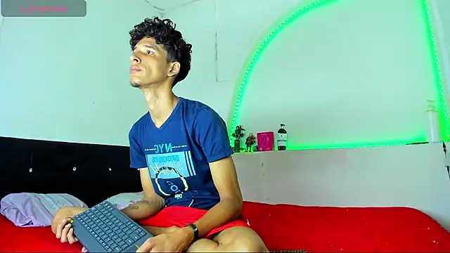 kaiborman00 online show from March 7, 3:02 am