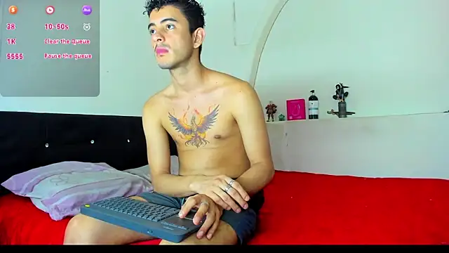 kaiborman00 online show from February 7, 2:52 am