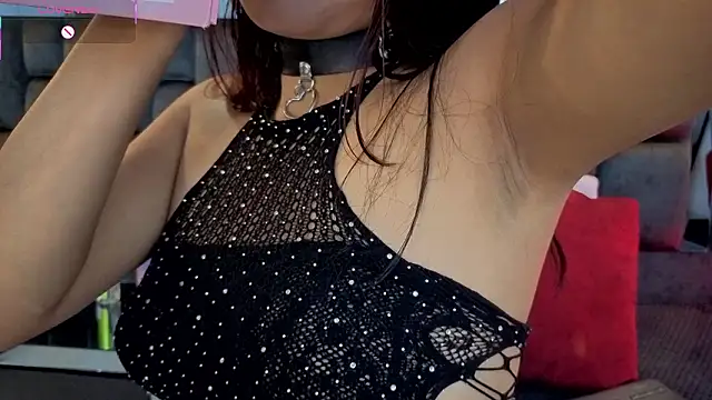 IssaJones  online show from March 11, 6:02 pm