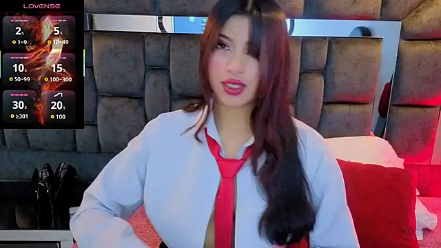 IssaJones  online show from March 18, 7:26 pm