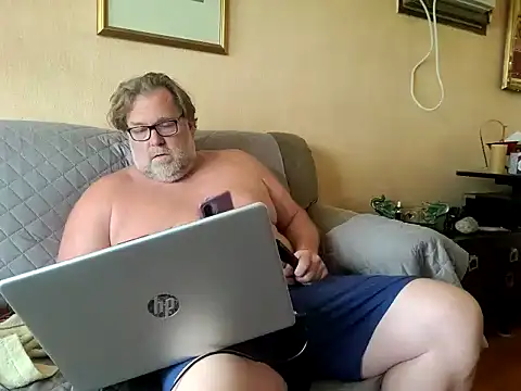 Snapshot of Joshc405 chatting on July 11, 1:33 pm Joshc405 online show from July 11, 1:33 pm