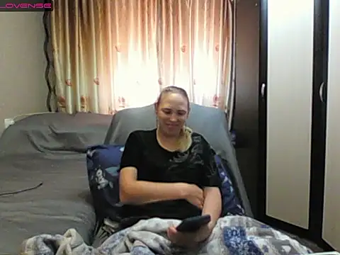 JenniDeep online show from May 29, 9:48 am