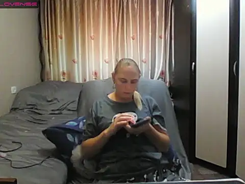 JenniDeep online show from July 6, 8:43 am