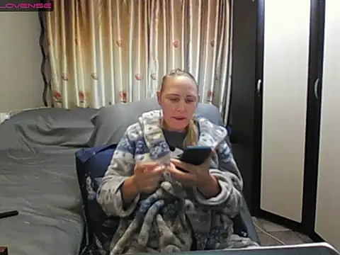 JenniDeep online show from June 1, 3:11 pm