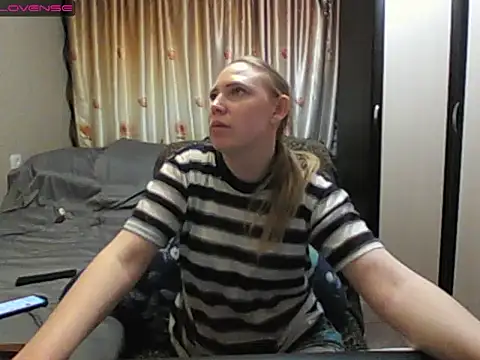 JenniDeep online show from April 15, 4:11 pm