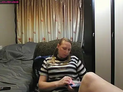 JenniDeep online show from April 16, 8:20 pm