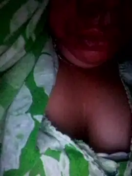 Snapshot of isha_sharma2002 chatting on November 17, 12:14 am isha sharma2002 online show from November 17, 12:14 am