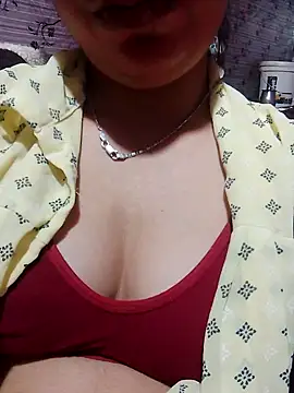 isha sharma2002 online show from November 18, 3:26 pm