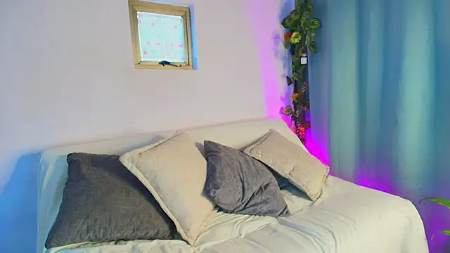 lizzy kane online show from December 3, 8:08 pm