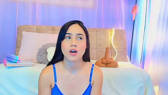 lizzy kane online show from May 4, 8:11 pm