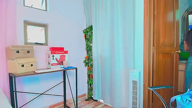 lizzy kane online show from March 1, 8:20 pm