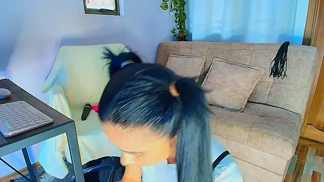 lizzy kane online show from February 7, 8:06 pm