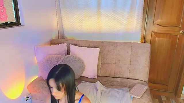 lizzy kane online show from March 27, 8:10 pm