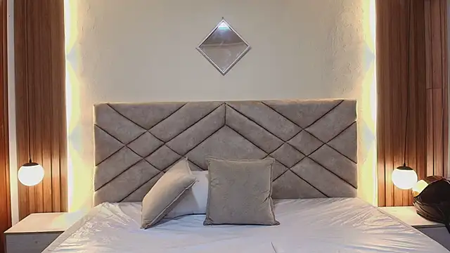 Laracooper  online show from March 9, 8:01 pm