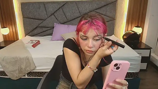 Laracooper  online show from March 5, 7:43 pm