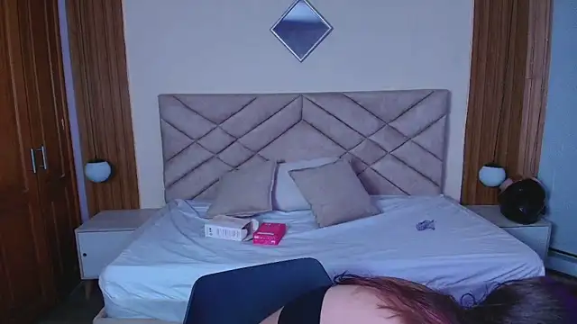 Laracooper  online show from March 16, 7:27 pm