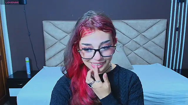 Snapshot of Laracooper_ chatting on November 17, 6:01 pm Laracooper online show from November 17, 6:01 pm