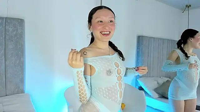 Snapshot of Martina_077 chatting on January 5, 8:01 pm Martina 077 online show from January 5, 8:01 pm