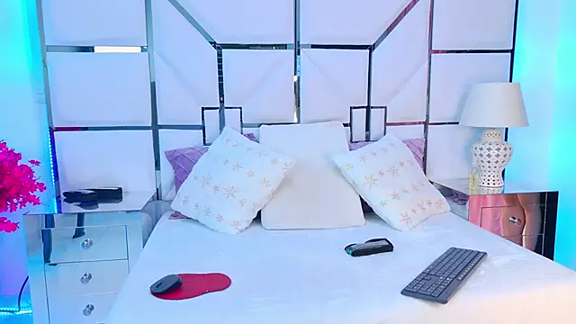 Snapshot of VeronicaSttar chatting on February 1, 11:52 am VeronicaSttar online show from February 1, 11:52 am