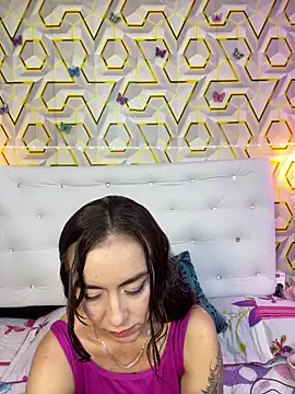 Snapshot of MelanyyJhonson15 chatting on May 14, 2:30 am MelanyyJhonson15 online show from May 14, 2:30 am