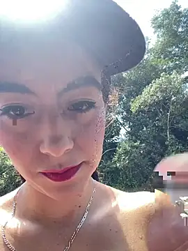 Snapshot of MelanyyJhonson15 chatting on July 13, 4:06 pm MelanyyJhonson15 online show from July 13, 4:06 pm