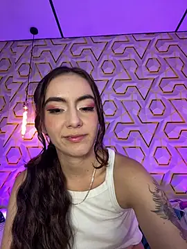 Snapshot of MelanyyJhonson15 chatting on July 1, 8:31 pm MelanyyJhonson15 online show from July 1, 8:31 pm