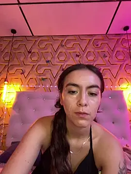 Snapshot of MelanyyJhonson15 chatting on February 23, 3:19 am MelanyyJhonson15 online show from February 23, 3:19 am