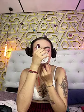 Snapshot of MelanyyJhonson15 chatting on June 2, 8:31 pm MelanyyJhonson15 online show from June 2, 8:31 pm