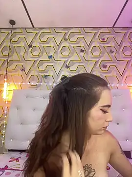 MelanyyJhonson15 online show from April 3, 2:29 am