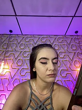 Snapshot of MelanyyJhonson15 chatting on July 17, 8:28 pm MelanyyJhonson15 online show from July 17, 8:28 pm