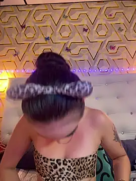 Snapshot of MelanyyJhonson15 chatting on February 5, 1:56 am MelanyyJhonson15 online show from February 5, 1:56 am