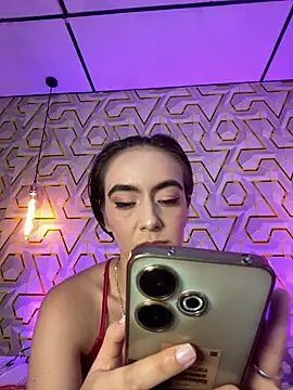 Snapshot of MelanyyJhonson15 chatting on July 11, 9:15 pm MelanyyJhonson15 online show from July 11, 9:15 pm