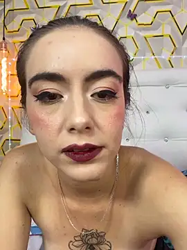 Snapshot of MelanyyJhonson15 chatting on May 18, 4:07 am MelanyyJhonson15 online show from May 18, 4:07 am