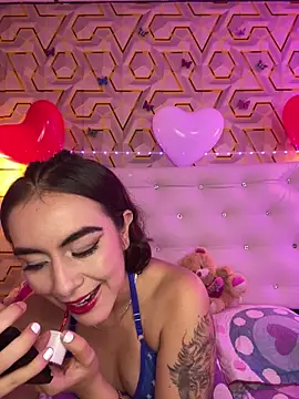 Snapshot of MelanyyJhonson15 chatting on February 19, 2:19 am MelanyyJhonson15 online show from February 19, 2:19 am