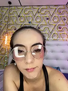 Snapshot of MelanyyJhonson15 chatting on April 22, 2:07 am MelanyyJhonson15 online show from April 22, 2:07 am