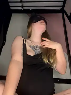 secretcouple 00 online show from April 22, 7:04 am