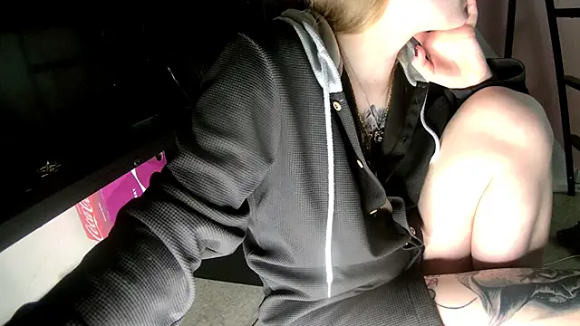 secretcouple 00 online show from February 14, 2:17 pm