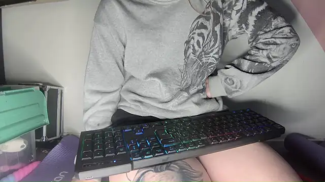 secretcouple 00 online show from January 13, 9:08 pm