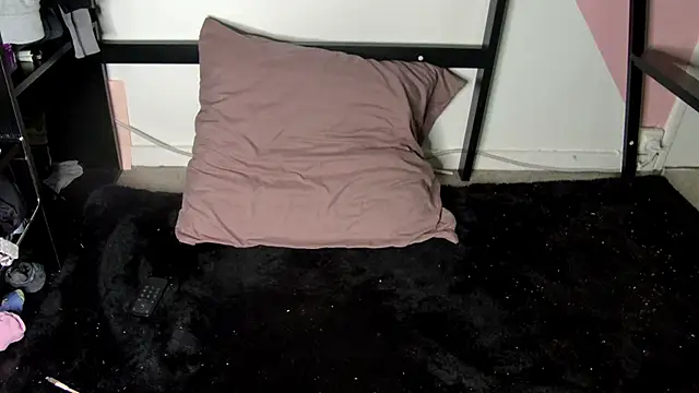 secretcouple 00 online show from March 6, 8:20 am