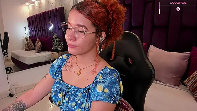 avrilwaynee online show from November 27, 11:43 am