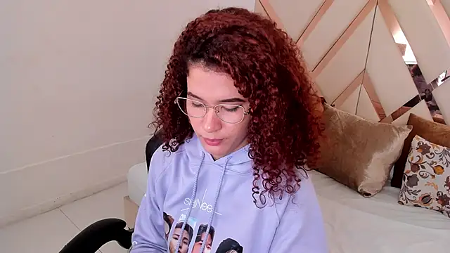 avrilwaynee online show from January 7, 11:59 am