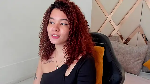 avrilwaynee online show from February 24, 11:33 am