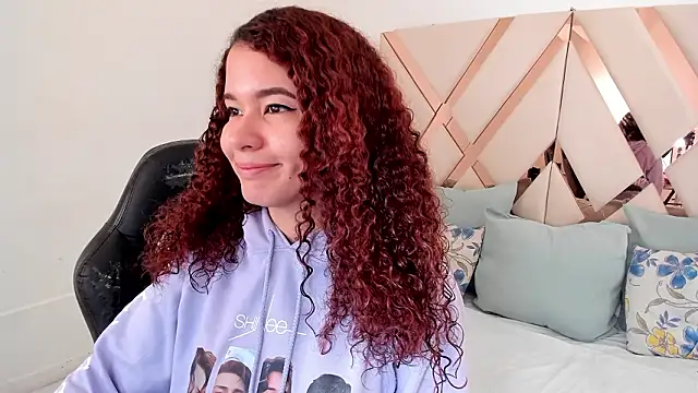 avrilwaynee online show from January 16, 11:36 am