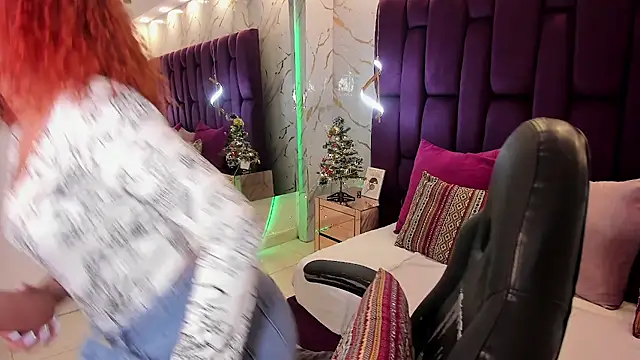 avrilwaynee online show from November 26, 11:43 am