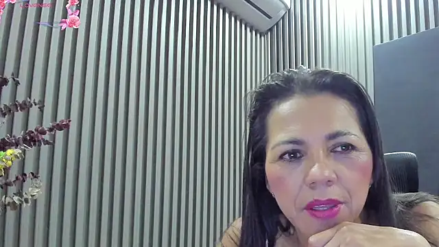 Snapshot of Dulce_emi chatting on March 1, 12:27 pm Dulce emi online show from March 1, 12:27 pm