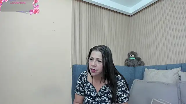 Dulce emi online show from December 16, 12:09 pm