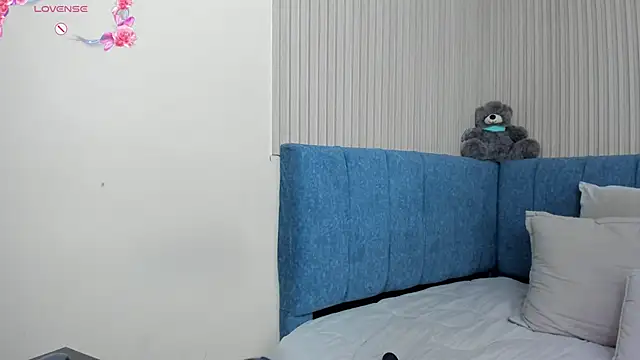 Snapshot of Dulce_emi chatting on February 22, 1:46 pm Dulce emi online show from February 22, 1:46 pm