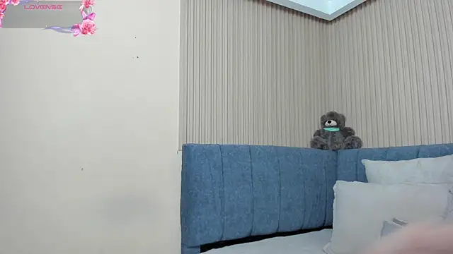 Dulce emi online show from December 20, 12:08 pm